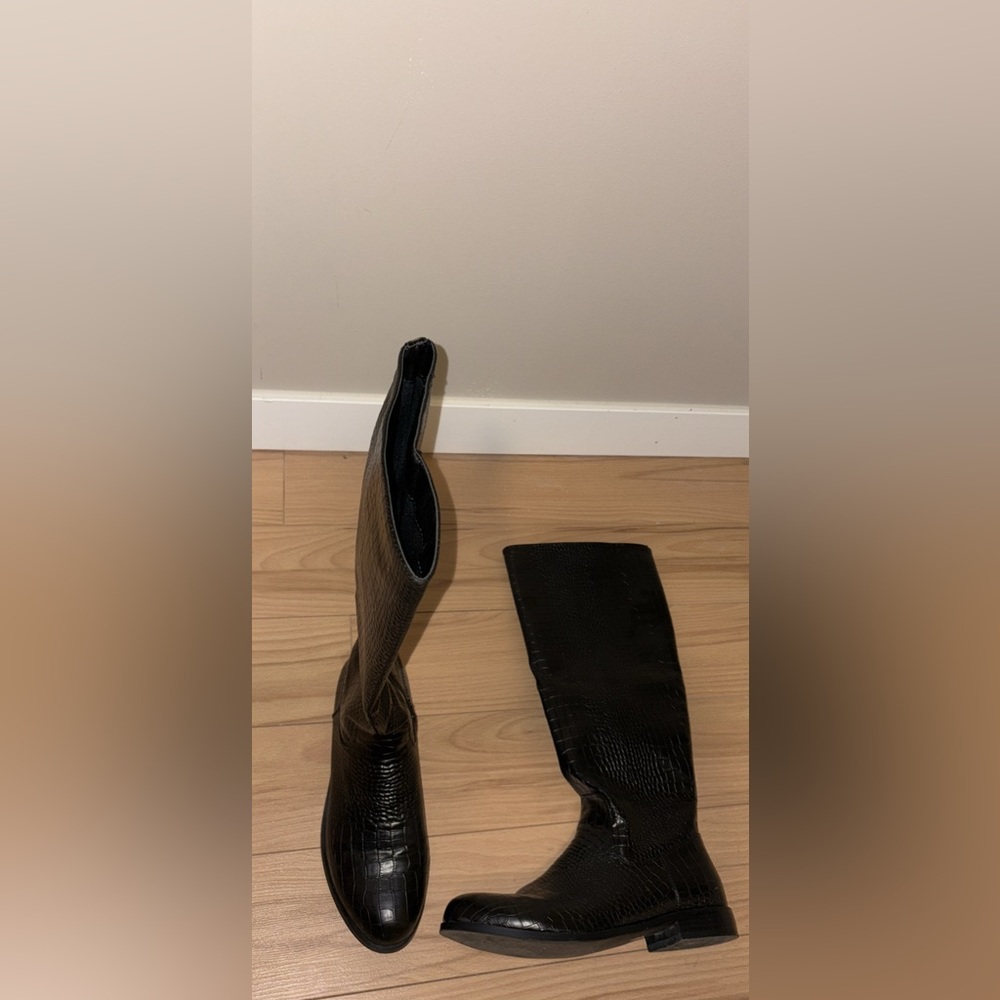 Black Leather Knee-High Boots - Size 39 - Picture 1 of 5